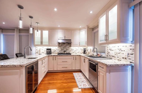 Etobicoke House | Boutique House in Etobicoke, On