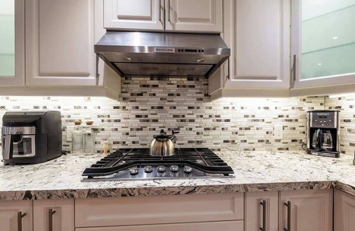 Etobicoke House | Boutique House in Etobicoke, On