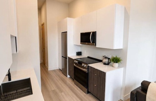 Renfrew Bed & Breakfast | Boutique Suite in Historic Downtown Renfrew