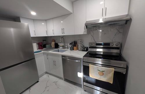 Hurontario Apartment | Brand New 3BR/2BA Basement Apartment near Toronto | Free Parking | Huge Backyard