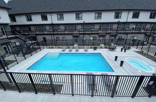 Canmore Apartment | Brand New 6BR Family Retreat