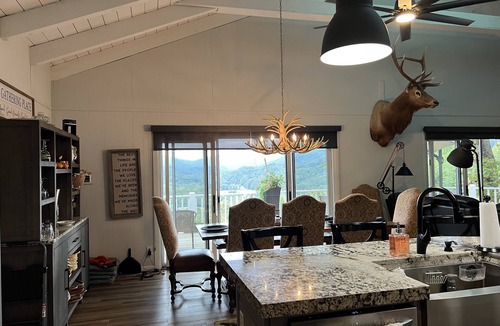 Boone House | Breathtaking View of Grandfather Mountain-Boone/ASU/Blowing Rock/Hound Ears Club