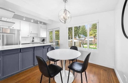 Central Lonsdale House | Bright 4BR Home + Huge Yard | Walk to Lonsdale