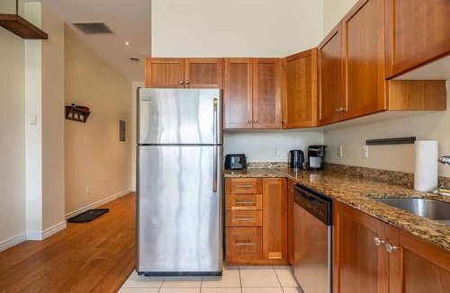 South End Apartment | Bright & Charming Loft with AC