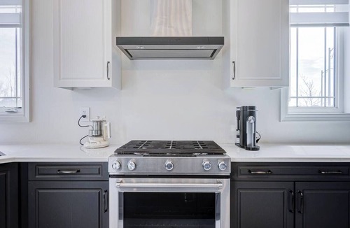 East Gwillimbury House | Bright New 5BR 4BA Sweet Home