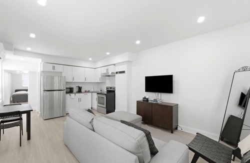 Brantford Apartment | Bright Renovated 1BR Suite · Monthly Stays · 5 Min to Downtown & Hospital