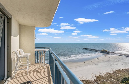 Arcadian Shores Apartment | Brighton 1702G Studio Oceanview in Kingston w/Pool