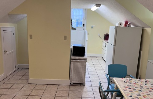 Bristol Apartment | Bristol Short Stay for work, Nascar,Music, 1bdrm King size, Queen sleeper sofa.
