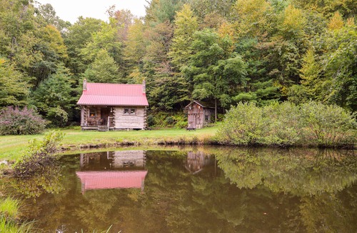 Floyd Cabin | Buffalo Hollow Preserve & Cabin in the Blue Ridge Mountains Pet Friendly