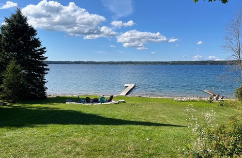 Colpoys Bay House | By The Bay Retreat Waterfront Sunset View