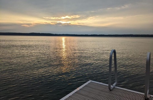 Colpoys Bay House | By The Bay Retreat Waterfront Sunset View