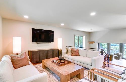 Allons House | Byrdstown Home on 65 Acres w/Pool, Trail to Lake!