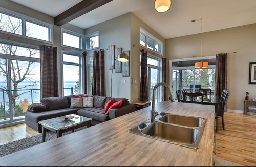 Petite-Riviere-Saint-Francois Ski Chalet | The CITQ numbers are in the sheet of each unit.