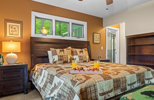 Maggie Valley House | Cabin At Maggie Valley Golf Club, Hot Tub, Firepit