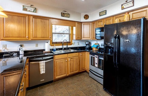 Topton Cabin | Cabin Rental for Amazing Family Holidays with Private Deck on Lake Nantahala, North Carolina