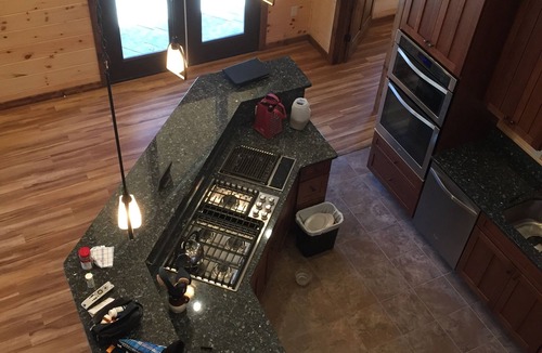 Cherokee Cabin | Caldwell Lodge - less than 5 miles to Harrah's Cherokee Casino.