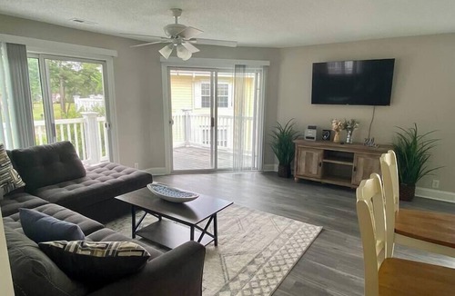 Calabash Condo | Calm Retreat or Golf Getaway! Close to Local Attractions.