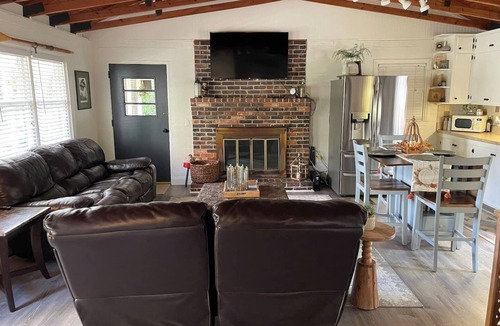 Cumming Cottage | Canada Cottage/Sauna Cold Plunge Firepit Fishing/South Lake Lanier