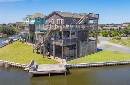 Avon House | Canalfront Home in Avon with Hot Tub, Private Boat Dock, Kayaks, and Game Room