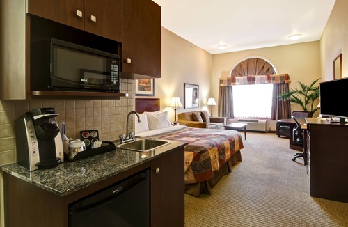 Camrose Hotel | Canalta Hotel Camrose