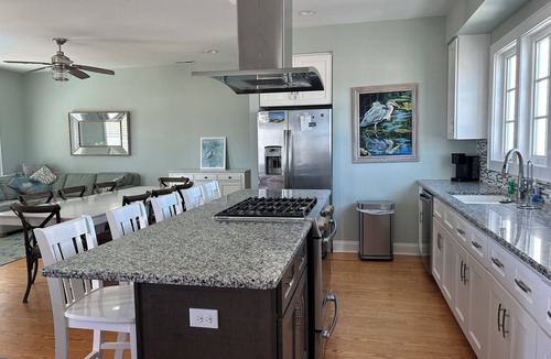 Atlantic Beach House | Captains Choice , is a beachfront 5 bdrm/5.5bth vacation home right on Atlantic Beach. Enjoy spacious living, a fully equipped kitchen, stunning ocean views, private pool & hot tub. Walk to food, drinks & music. Off-season pool heating avail.