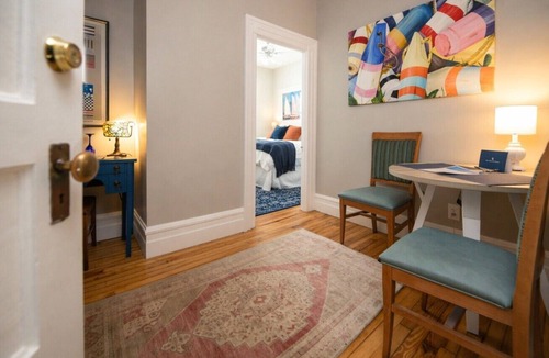 Edenton Bed & Breakfast | Captain’s Quarters Inn Downtown Edenton King Bed 2nd Floor