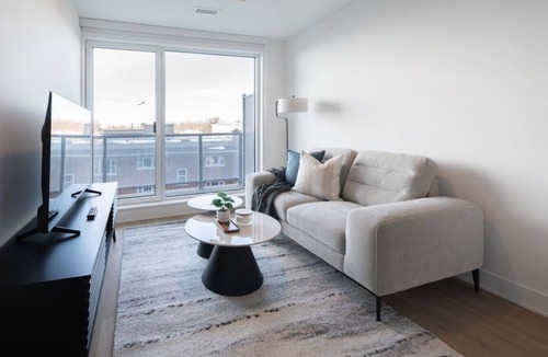 Carlingwood - McKellar Park - Laurentien View Apartment | Carlton West Modern Living | Urban 1BR