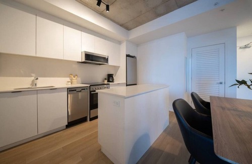 Carlingwood - McKellar Park - Laurentien View Apartment | Carlton West Modern Living | Vista 1BR