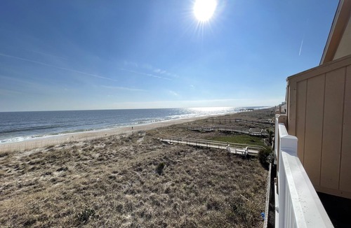 Carolina Beach Condo | Carolina Beach Oceanfront Three Bedroom Condo