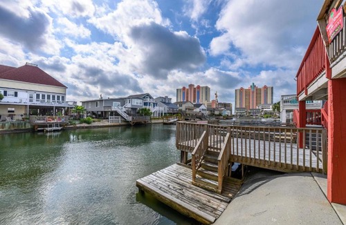 Cherry Grove Beach House | Carolina Roost Renovated Cherry Grove Home Near Beach Pier