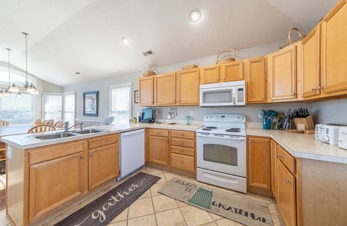 Whalehead Beach House | Carolina Sunrise - Corolla, Whalehead, Oceanside, 500 Yds to Beach, Pool, Hot Tub, Volleyball