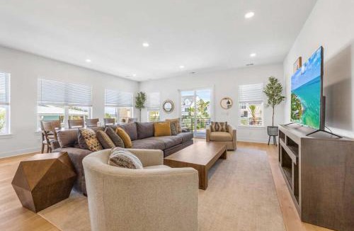 Long Bay Estates House | Casa Blanca Luna Showstopper Sea View Home