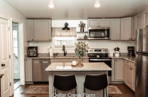 Asheboro House | Cellar Creek Guest House 5 Minutes from The Zoo