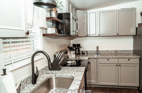Asheboro House | Cellar Creek Guest House 5 Minutes from The Zoo