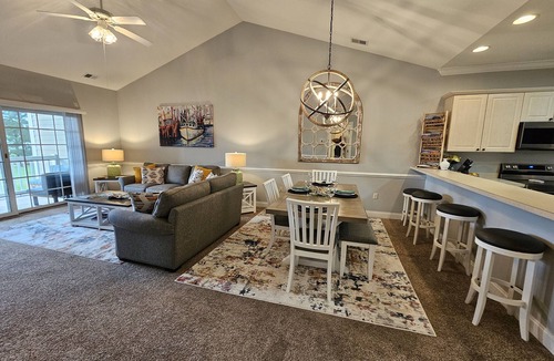 Central Myrtle Beach Condo | Central Myrtle, just over a mile to the beach, 2BR Condo on Golf Course!