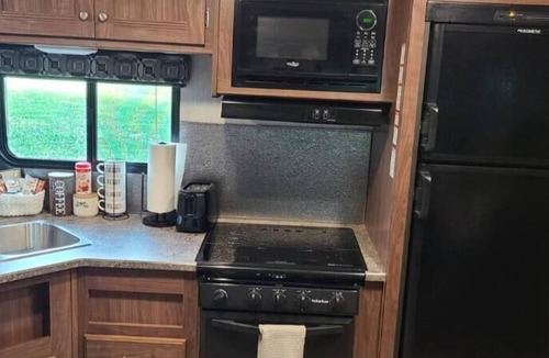 Greene County House | Centrally located Cozy RV- Pet Friendly Bunkhouse