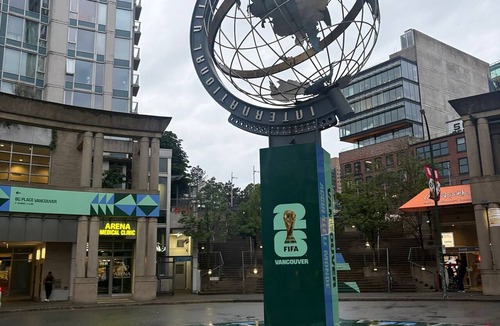 Gastown Apartment | Centrally located downtown Vancouver condo with 1 free parking