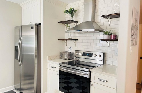 Central Gardens Villa | Centrally Located House in high-end neighborhood mid town Memphis