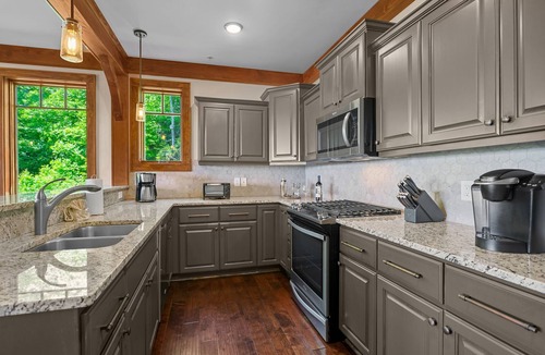 Boone Condo | Chalakee Lodge C512- Mountain View, Gated Resort, Indoor/Outdoor Pools & Hot Tub