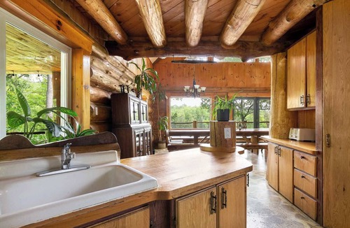 Sainte-Beatrix Ski Chalet | Chalet Inuksuk Spa, Private Lake & Billard 12 people