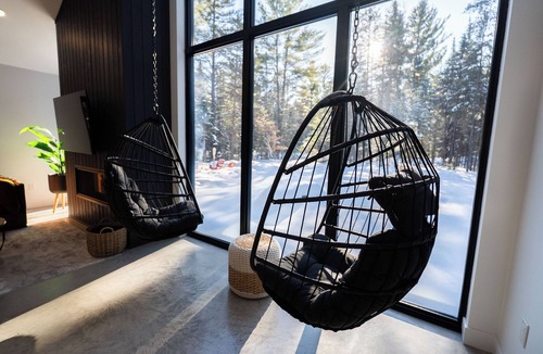 Chertsey Ski Chalet | Chalet Svart | Votre évasion en nature !