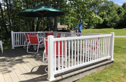 Mid-Coast and Islands Cottage | Charming 1 Bedroom Coastal Cottage. Steps Away From Stovers Point Beach