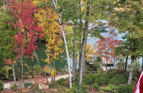 Seneca Apartment | Charming 1-bedroom garage apartment with AC in Seneca