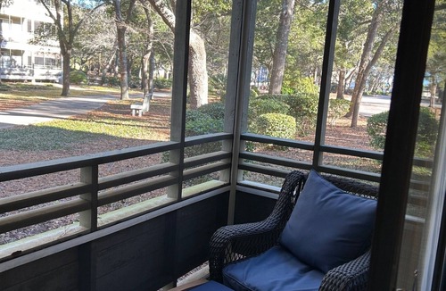 Briarcliffe Acres Condo | Charming 1-bedroom condo in fabulous Myrtle Beach with a 5 minute walk to beach.