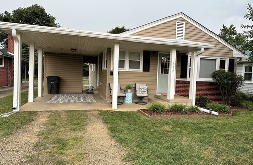 Kingsport House | Charming 2 Bed/2 Bath Retreat on Warpath Drive - Your Perfect Home Awaits!