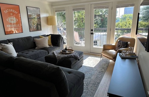 Downtown Knoxville Apartment | Charming 2-bedroom apartment in brilliant Knoxville with walkable campus access.