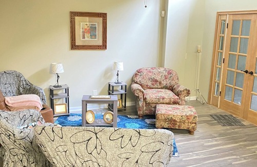 Huntcliff House | Charming 2-bedroom house with AC, WiFi in lovely Columbia