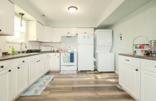 East Ocean View Boat Rental | Charming 2 Bedroom house with WiFi & Parking in Norfolk - Close to beach