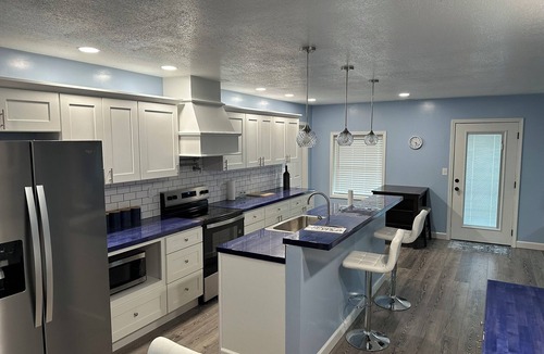 Fulton Apartment | Charming 2BR/2BA Downtown Fulton – Stylish Balcony & Modern Southern Vibes