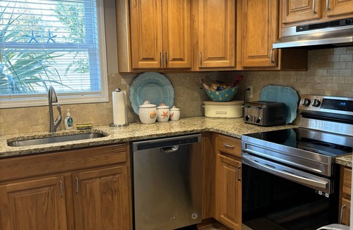 Windy Hill House | Charming 3-bedroom house in North Myrtle Beach with AC, WiFi, pool and hot tub
